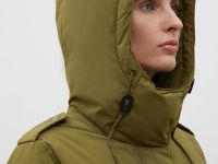 Пуховое пальто с капюшоном