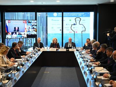 На ПМЭФ прошло заседание комиссии Госсовета РФ по направлению «Кадры»