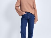 Джемпер с v-образной горловиной и широкими рукавам