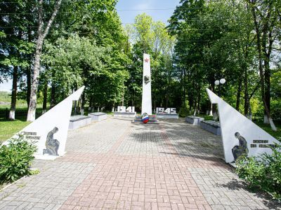 Братская могила советских воинов, погибших в январе 1945 года