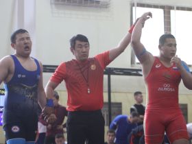 Борцовская сборная Якутска признана лучшей на Спартакиаде учащихся