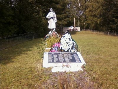 Братская могила воинов Советской Армии, погибших в 1944 г.