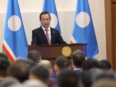 Глава Якутии поручил снизить бюрократию в сфере переселения из аварийного жилья