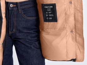 Стеганый пуховик с воротником-стойкой