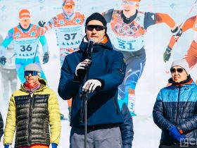 Звезды Олимпийских игр пробежали лыжный марафон с якутянами