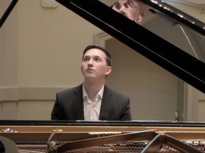 Швейцарское телевидение снимет фильм о выпускнике Высшей школы музыки Якутии Сергее Танине