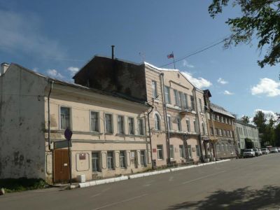 Дом жилой с часовой мастерской