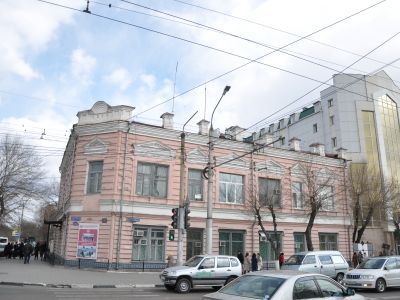 Здание облвоенкомата (с 1930 г. первый корпус швейной фабрики)