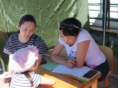 Семьи с детьми получили консультации логопедов и психологов