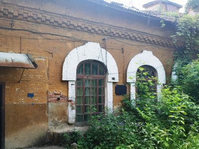 Зал и водяная турбина