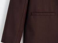 Однобортный жакет прямого силуэта