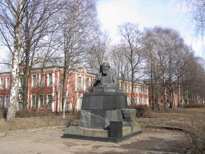 Памятник биологу Мечникову И.И.