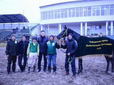 Сезон конных скачек закрыли на ипподроме АГАТУ