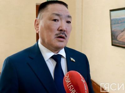 Алексей Иннокентьев: Сейчас якутяне сплачиваются в поддержку Ил Дархана и президента страны