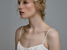 Сарафан из хлопка с вышивкой и воланом, Белый