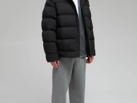 Пуховик с воротником-стойкой и капюшоном