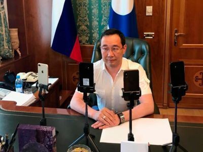 Айсен Николаев в прямом эфире в соцсетях прокомментировал обыски в Доме правительства