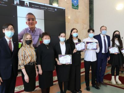 Учащиеся провели игру «Модель Мирнинского районного Совета депутатов»