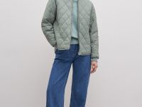 Утепленная стеганая женская куртка