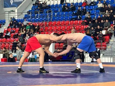 Около 350 спортсменов участвуют в турнире Гран-при МинГООБЖН Якутии