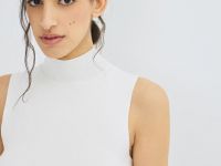 Вязаная майка с воротником-стойкой, Белый