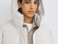 Длинный стёганый пуховик с капюшоном, Бежевый