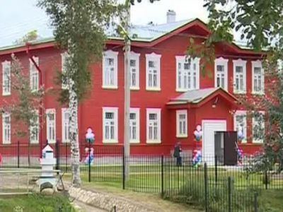 Школа, в которой учился с 1908-1913 гг. Прокофьев Александр Андреевич, советский поэт