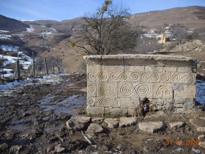 Резные камни с изображениями животных (8 единиц)