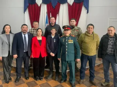 Герой России Андрей Григорьев — Тута встретился с жителями и школьниками в Олёкминском районе