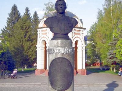 Бюст дважды Героя Советского Союза А.К.Рязанова