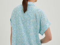 Блузка с коротким рукавом и отложным воротником