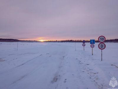 На четырех ледовых переправах Якутии снижена грузоподъемность