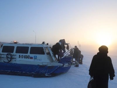 Изменено расписание трансфера через реку Лену пассажиров поезда 