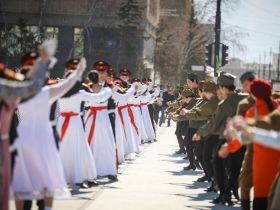 5,5 тысяч пар станцевали вальс Победы в Якутске