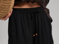 Свободные шорты с эластичным поясом