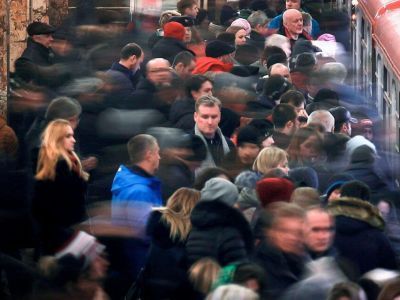 Численность населения России оценили в 147 млн человек