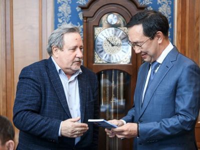 Айсен Николаев встретился с участниками международного фестиваля поэзии «Благодать большого снега»