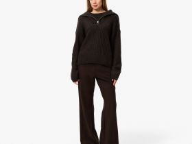 Женский свитер Lacoste с высоким воротом на молнии классического кроя