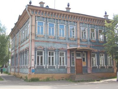 Здание женской гимназии