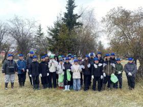 Экологи АЛРОСА и школьники Якутии провели акцию «оБЕРЕГай природу»