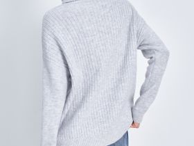 Джемпер свободного кроя с воротником-стойкой