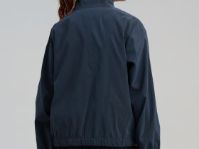 Куртка текстильная с полиуретановым покрытием для девочек (ветровка)