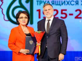 Матерям Якутии вручили госнаграды с денежным вознаграждением