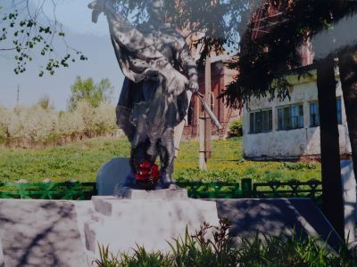 Братская могила с захоронением воинов, погибших в период Великой Отечественной войны 1941—1945 гг.