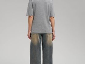 Легкий джемпер-поло прямого кроя