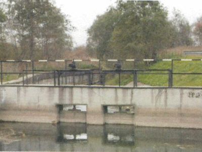 Подпорный шлюз Старопетергофского канала у Шинкарского пруда