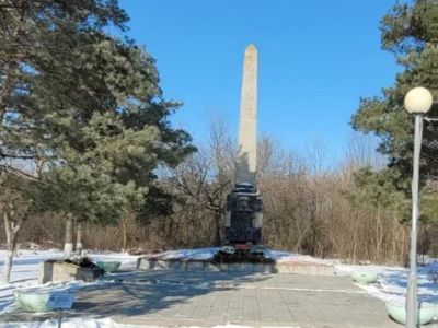 Братская могила советских воинов, погибших в период Сталинградской битвы