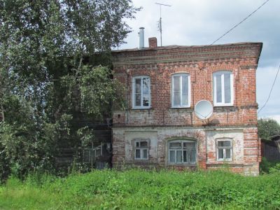 Дом жилой с лавкой