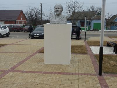 Бюст В.И. Ленина