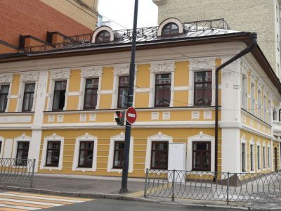 Дом Л.А.Колодкиной. Здесь в 1916 - 1926 гг. жил видный татарский писатель, публицист и общественный деятель Фатих Амирхан